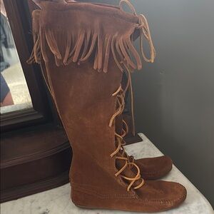 Minnetonka Brown Lace-Up Fringe Boots